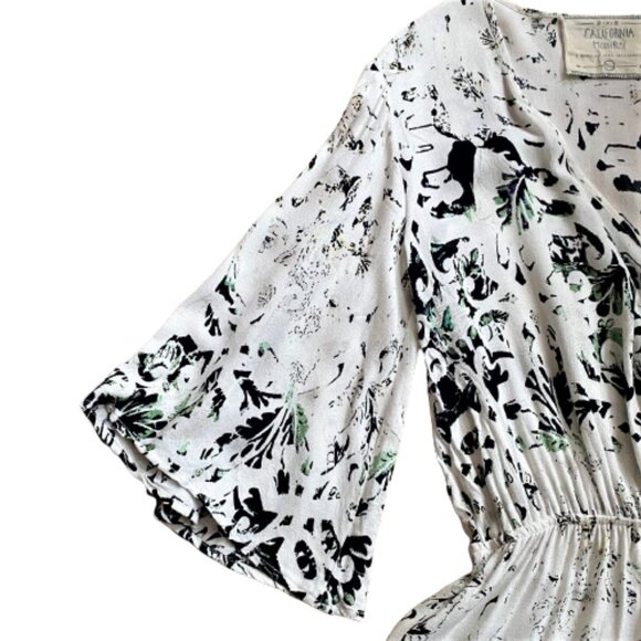 2/$40 Boho romper bell sleeve beach vibes jumpsuit - Picture 10 of 14